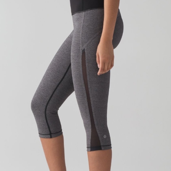 Lululemon Smooth Stride Crop - Picture 1 of 5